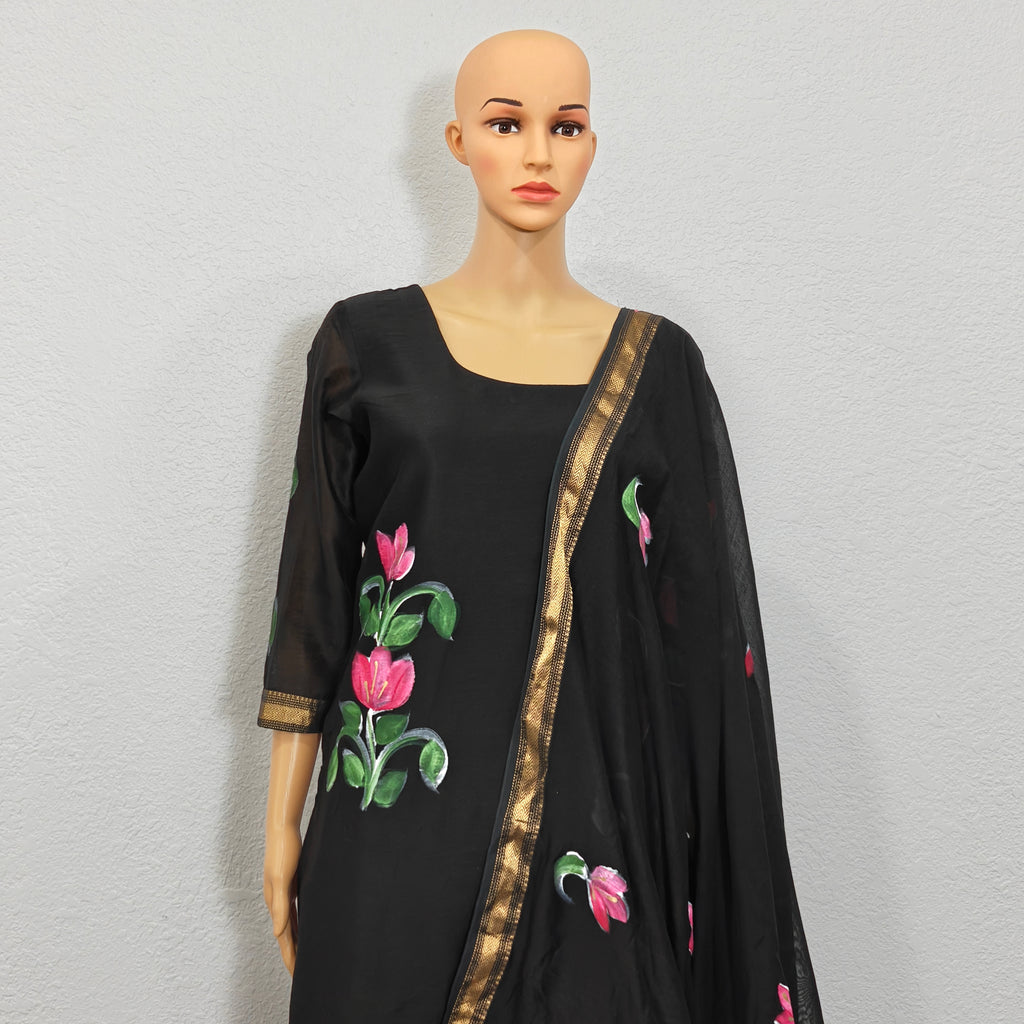 Kurta set with dupatta (Black Floral Kurta Set with Dupatta)