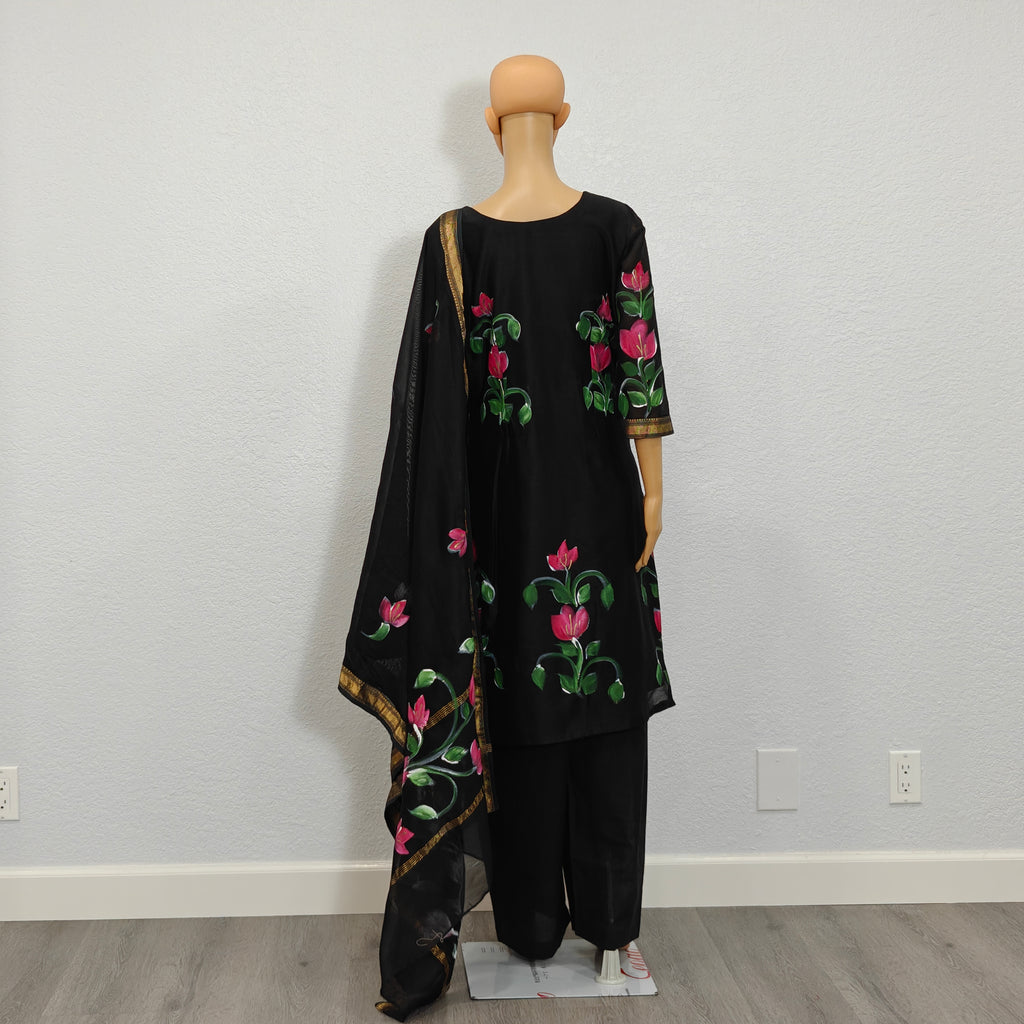 Kurta set with dupatta (Black Floral Kurta Set with Dupatta)