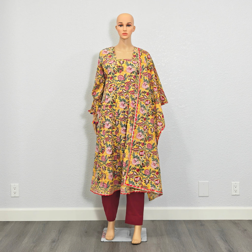 Kurta set with Dupatta (Yellow Floral Printed Kurta Set with Dupatta)
