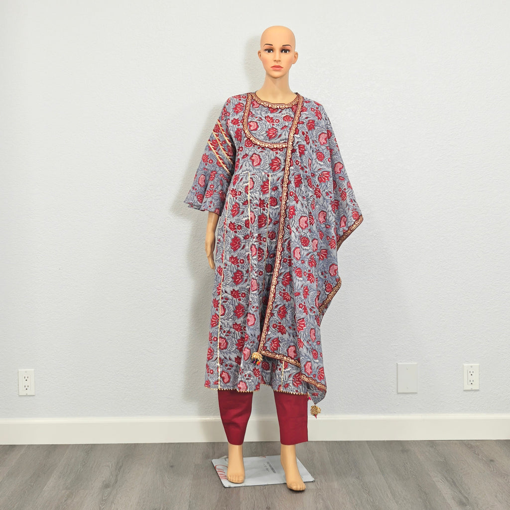 Kurta set with Dupatta (Grey & Maroon Printed Kurta Set with Dupatta)