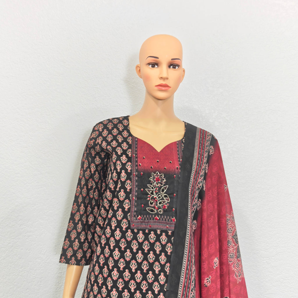 Kurta set with Dupatta (Black & Maroon Printed Kurta Set with Dupatta)