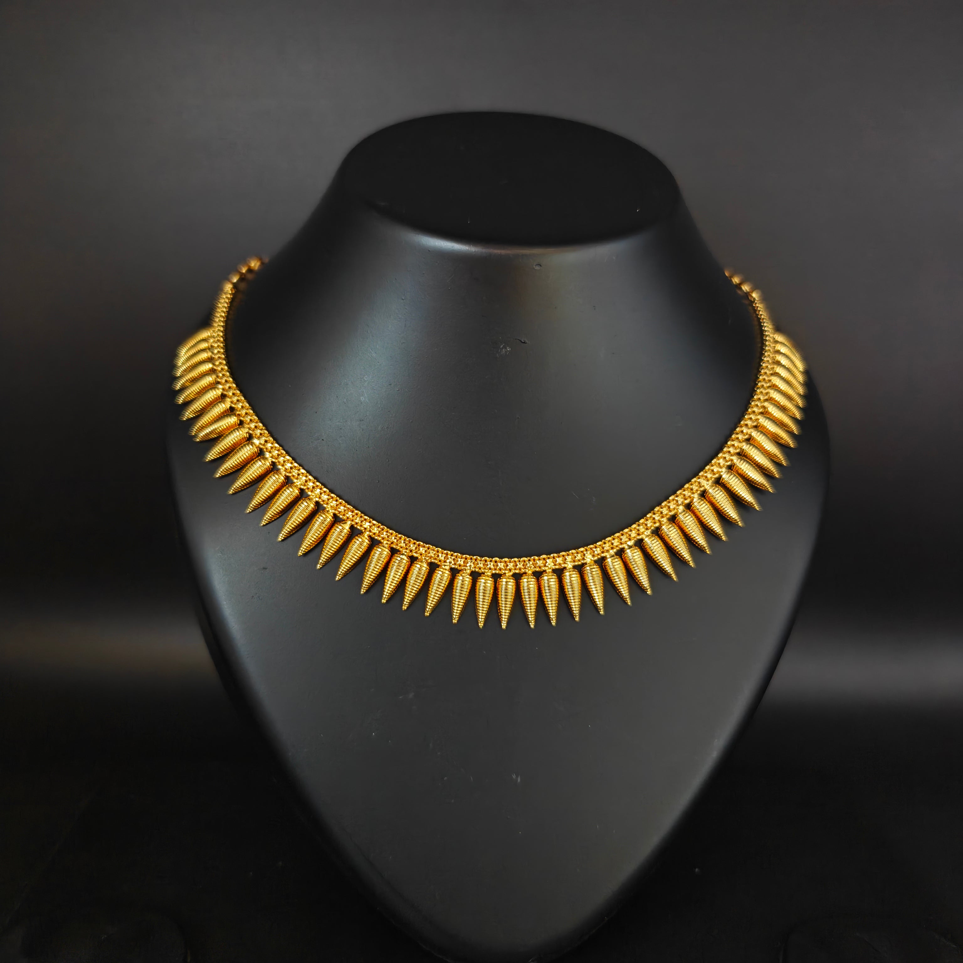 Premium Plated Necklace(Premium Plated Traditional Spiked Necklace)